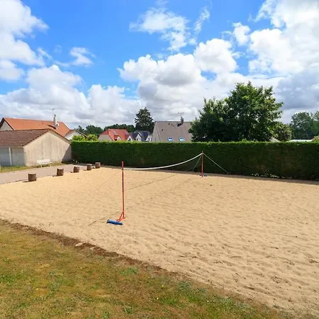 Grand Ecran, Piscine, Beach-volley, Petanque Inclus * Cucq